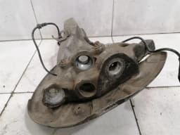 MERCEDES-BENZ Mercedes C63 AMG W205 Right Front Hub A2053300004 Wheel Bearing Housing Front Right — thumbnail 6