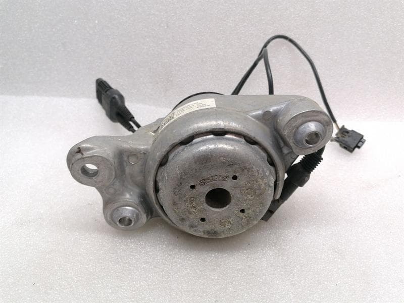 MERCEDES-BENZ Mercedes E63 AMG W213 Left Engine Mount A2902401700 Engine Holder Li M177 AMG