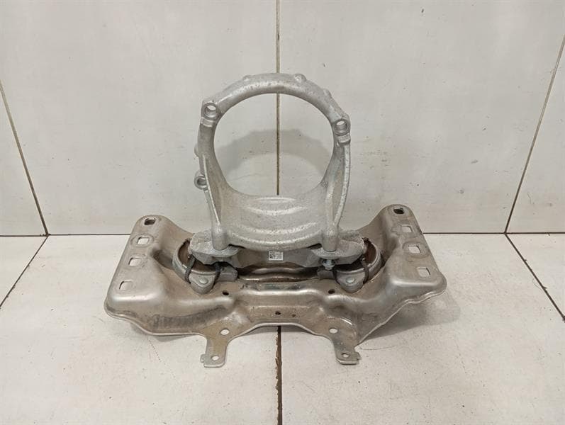 MERCEDES-BENZ Mercedes C63 AMG W205 Gearbox Mount A2132400300 Transmission Holder