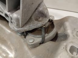 MERCEDES-BENZ Mercedes C63 AMG W205 Gearbox Mount A2132400300 Transmission Holder — thumbnail 4
