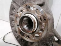MERCEDES-BENZ Mercedes C63 AMG W205 Left Front Hub A2053325300 Wheel Bearing Housing Front Left — thumbnail 5