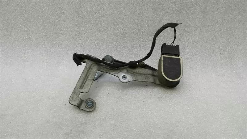 Mercedes C Class W205 RRH Suspension Level Sensor A0009053704 Level Sensor RE