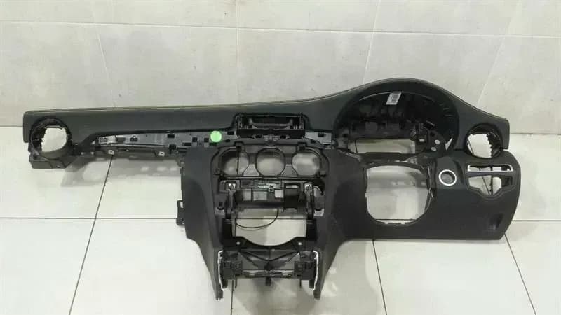 MERCEDES-BENZ Mercedes W205 RHD Dashboard A2056805500 Right Handlebar C63 AMG Edition 1 Leather