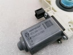 MERCEDES-BENZ Mercedes X290 GT63S AMG Door Window Engine A0009061607 Power Window Motor RIGHT RE — thumbnail 3