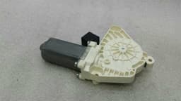 MERCEDES-BENZ Mercedes C63 AMG W205 door window motor A0009066106 window regulator motor left — thumbnail 6