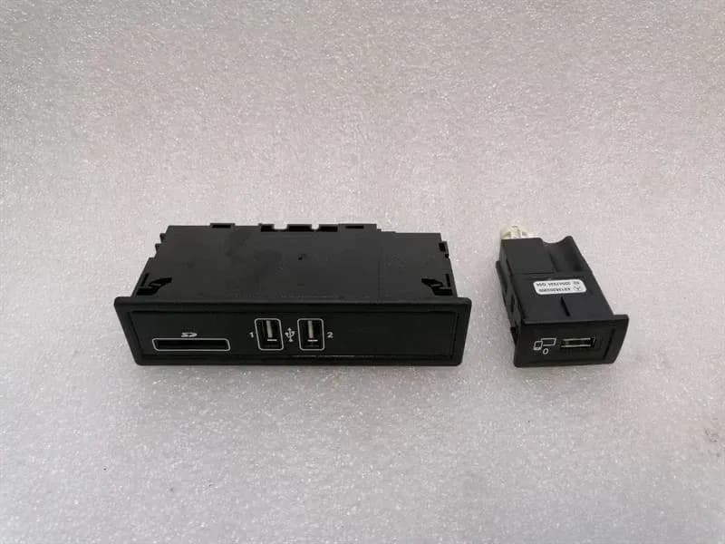 Mercedes GT 4-DOOR X290 Electronic Module A2138200401 Control Unit MULTIMEDIA