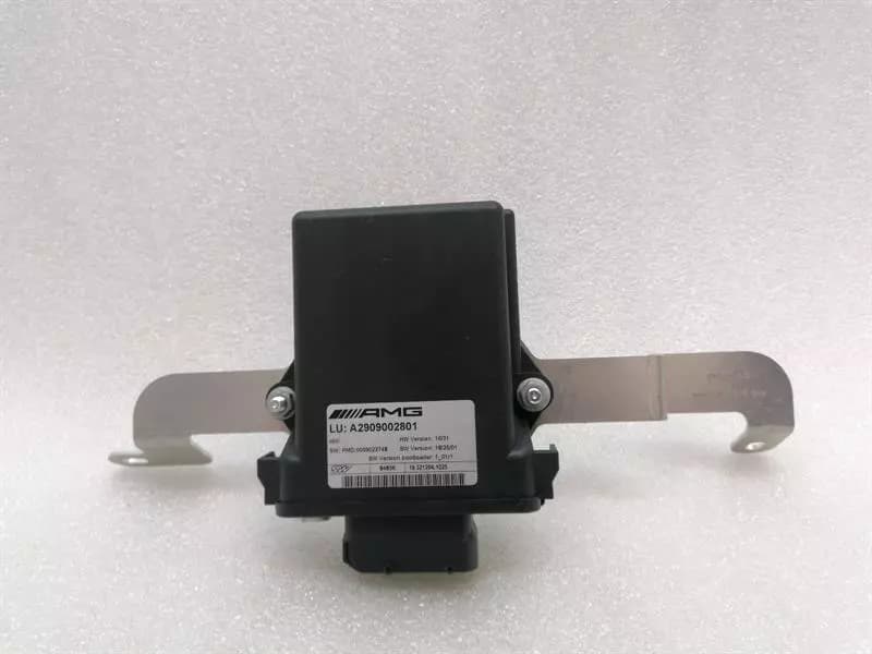 Mercedes C63 AMG W205 Diff Lock Electronic Module A2909002801 Control Unit DIFF