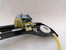 MERCEDES-BENZ Mercedes C Class W205 Left Front Door Winder A2057204327 Window Regulator Front Li — thumbnail 4