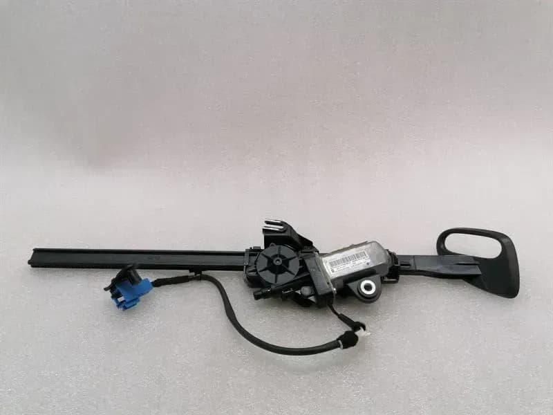 MERCEDES-BENZ Mercedes C Class W205 Right Seatbelt Feeder A2057600282 Belt Strap Front Right