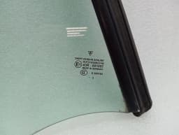 PORSCHE Porsche 911 997 Right Rear 1/4 Glass 99754311211 Door Window 1/4 Rear RH — thumbnail 6