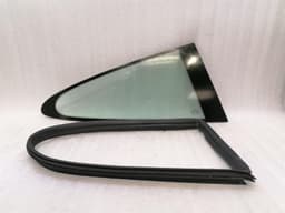 PORSCHE Porsche 911 997 right rear quarter glass 99754311200 door window 1/4 rear right — thumbnail 5