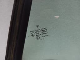 PORSCHE Porsche 911 997 left rear 1/4 glass 99754311111 door window 1/4 rear LH — thumbnail 3