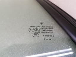 PORSCHE Porsche 911 997 right rear quarter glass 99754311211 door window 1/4 rear right — thumbnail 4
