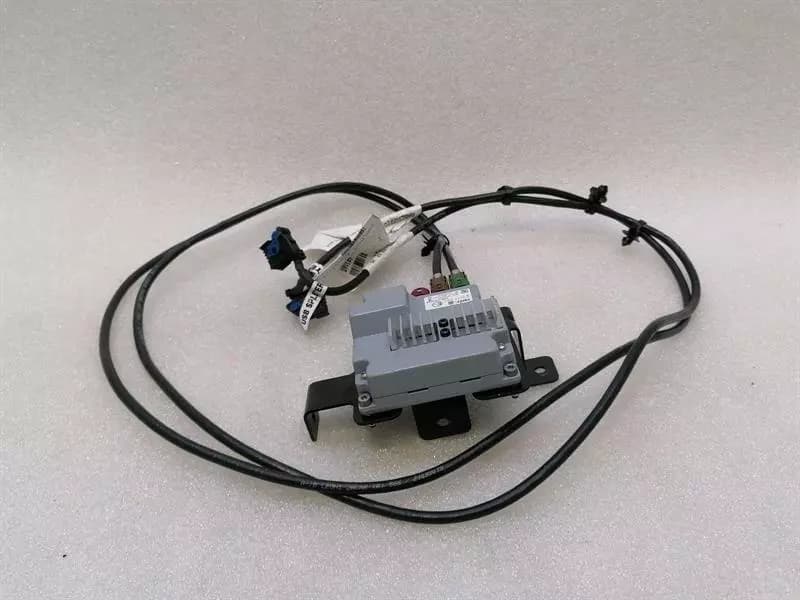 FERRARI Ferrari Roma F169 Electronic Module 875005 USB Splitter - Apple Car Play Version