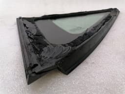 FERRARI Ferrari Rome F169 Right Rear Quarter Glass 967699 Door Window 1⁄4 Rear Right — thumbnail 4