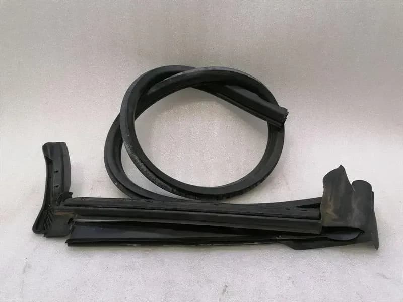 FERRARI Ferrari Portofino F164 Door Seal 771599 Left Door Seals LEFT