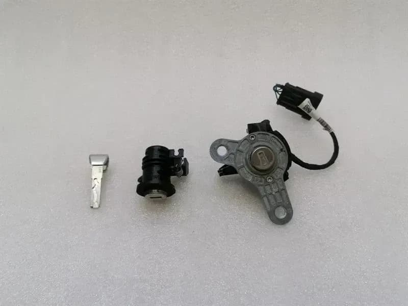 FERRARI Ferrari Portofino F164 door lock 780879 RHD SET door lock