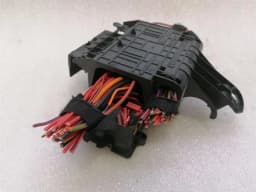 PORSCHE Porsche 911 997 Fuse Box 99761034000 Fuse Box — thumbnail 4