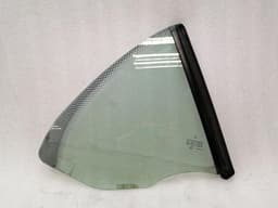 PORSCHE Porsche 911 997 right rear quarter glass 99754311211 door window 1/4 rear right — thumbnail 4