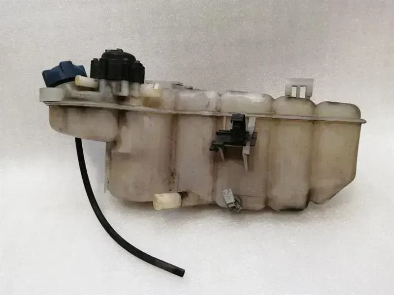 Porsche 911 997 expansion tank 99610605703 expansion tank cooling water