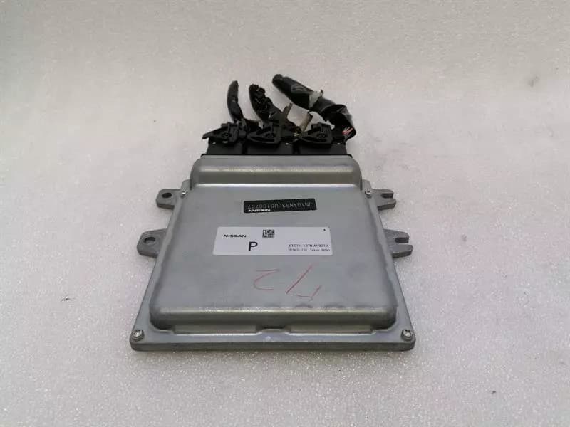 Nissan GT-R R35 Gearbox Control Module ETC71-137N Transmission Control Unit