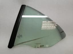 PORSCHE Porsche 911 997 left rear quarter glass 99754311111 door window 1/4 rear left — thumbnail 1