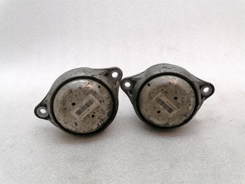 Porsche 911 997 engine mount set 99737504907 engine mount set