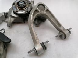 MCLAREN McLaren 570S Spider Right Front Hub 13B1203CP Wheel Bearing Housing Front Right — thumbnail 5