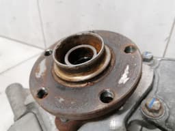 MCLAREN McLaren 570S Spider Left Rear Hub 13BA034CP Wheel Bearing Housing Rear Left — thumbnail 8