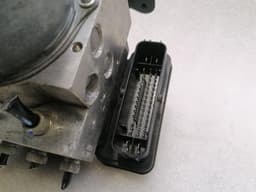MCLAREN McLaren 570S Spider A.B.S Pump 13C0144CP ABS Pump HYDRAULIC BLOCK — thumbnail 6