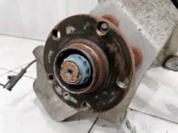 MCLAREN McLaren 570S Spider Right Front Hub 13BA103CP Wheel Bearing Case Front Right — thumbnail 2