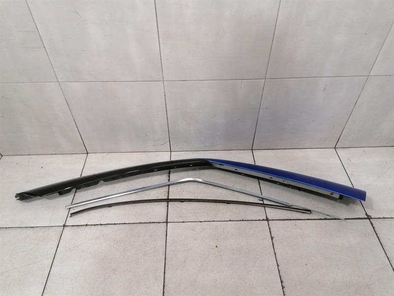 NISSAN Nissan GT-R R35 left body moulding set 76837JF00A left strip set