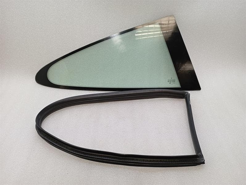 Porsche 911 997 right rear quarter glass 99754311200 door window 1/4 rear right