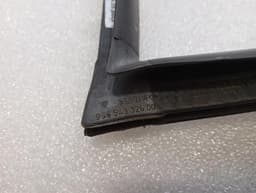 PORSCHE Porsche 911 997 right rear quarter glass 99754311200 door window 1/4 rear right — thumbnail 2