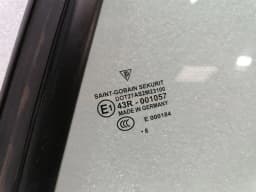 PORSCHE Porsche 911 997 left rear quarter glass 99754311111 door window 1/4 rear left — thumbnail 2