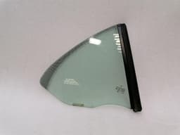 PORSCHE Porsche 911 997 right rear quarter glass 99754311211 door window 1/4 rear right — thumbnail 1