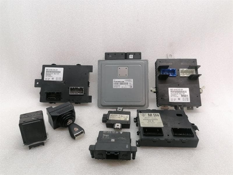 PORSCHE Porsche 911 997 Engine ECU Set 99761860701 Engine Control Unit Set 3.8 MK2 09-12