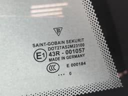 PORSCHE Porsche 911 997 right rear quarter glass 99754311205 door window 1/4 rear right — thumbnail 4