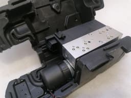 MCLAREN McLaren 600LT SPIDER ROOF HYDRAULIC PUMP 11A8269SP HYDRAULIC PUMP + STRUTS — thumbnail 4