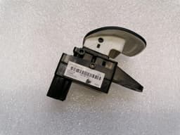 MCLAREN McLaren 600LT Spider Switch 13M1352CP Switch PARKBRAKE PARKING BRAKE — thumbnail 3