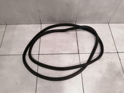 PORSCHE Porsche Macan 95B Boot Lid Seal 95B827705 Tailgate Seals — thumbnail 1