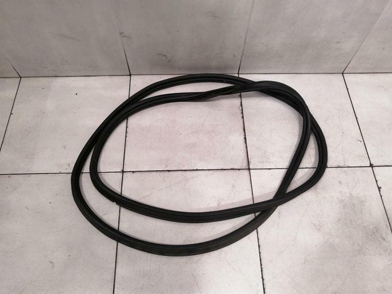 PORSCHE Porsche Macan 95B Boot Lid Seal 95B827705 Tailgate Seals