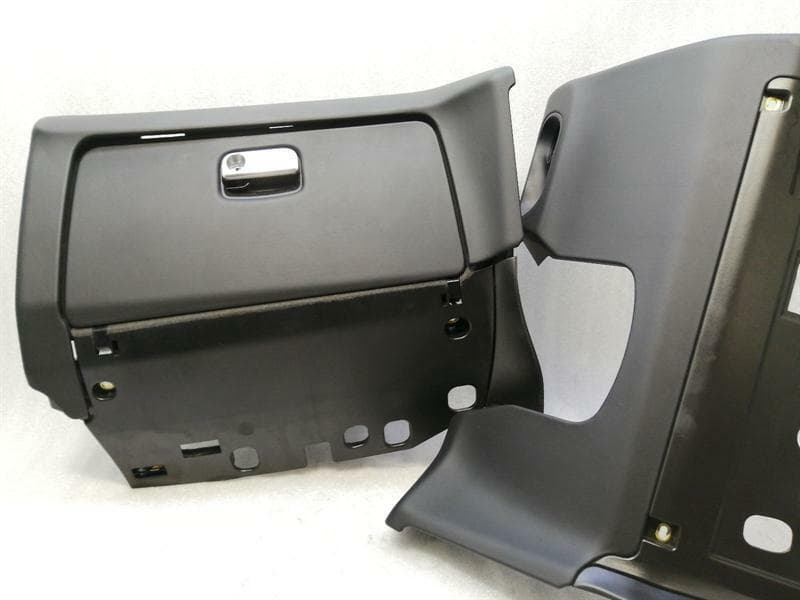 PORSCHE PORSCHE MACAN 95B Knee Trim and Glovebox 95B857558A RHD EXTENDED LEATHER SET