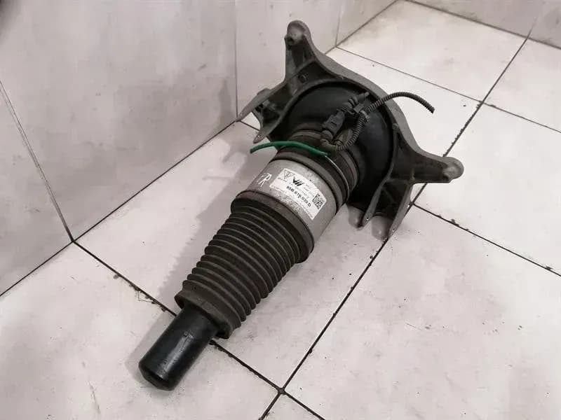 PORSCHE Porsche Macan 95B shock absorber front 95B616039D shock absorber front Airmatic