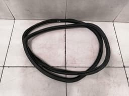PORSCHE Porsche Macan 95B rear left door seal 95B833721 door seals rear Li — thumbnail 1