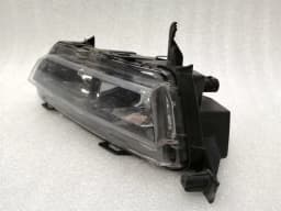PORSCHE Porsche Macan 95b Right Front Foglamp 95B941700C Fog Lights Right FAULTY — thumbnail 2
