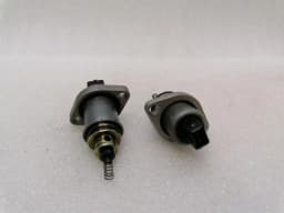 PORSCHE Porsche 911 997 VVT Solenoid Camshaft Timing Sensor Valve 99610530102 Valve — thumbnail 4