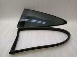 PORSCHE Porsche 911 997 left rear quarter glass 99754311105 door window 1/4 rear left — thumbnail 1