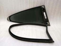 PORSCHE Porsche 911 997 left rear quarter glass 99754311105 door window 1/4 rear left — thumbnail 5