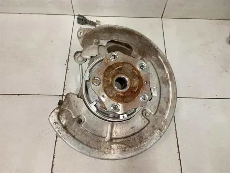 PORSCHE Porsche 911 992 Right Rear Hub 992505436C Wheel Bearing Housing Rear Right